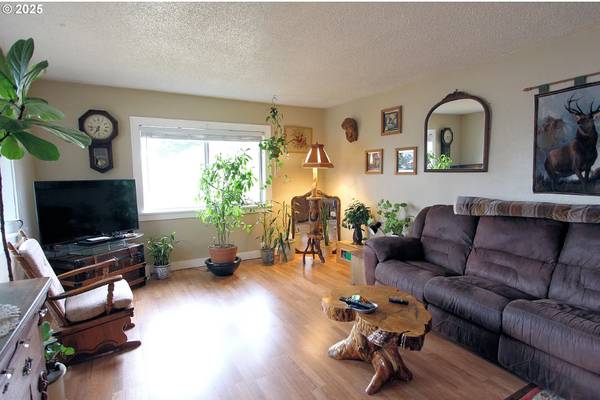 $525,000 / 3br - 2764ft2 - English Style Charm | Live/Work Zoning, Unfinished Basement, Detached (Washougal)63999453210882121