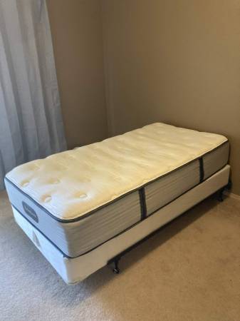 Regular Twin Bed Set With Mattress, Box Spring, and Metal Frame 1