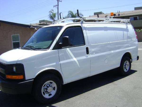 2012 Chevrolet Express G2500 - Photo 4