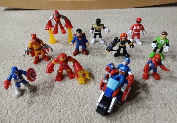 Lot of Mini Figures Marvel , DC , Power Rangers Etc 1