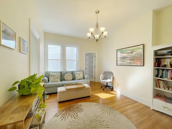 $3,900 / 2br - 900ft2 - 900 sq ft w/ parking, deck, AC near Central Square, Harvard, MIT (Cambridgeport)63690755835395121