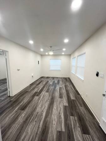 $2,395 / 1hab - 650ft2 - ¡EXCELENTE UBICACIÓN EN SOUTH PARK! ÁTICO DE 1HAB/1BAÑO CON APARCAMIENTO! (3037 Calle Juniper)63663753049985121