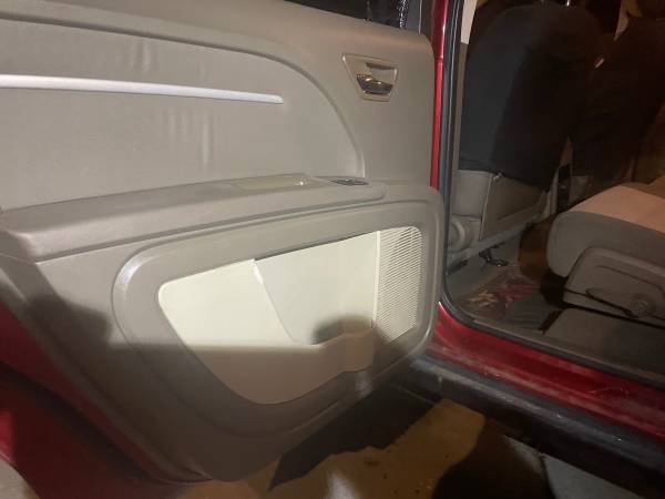 2010 dodge journey super clean - $1,100 (Sylmar)63615891306627121