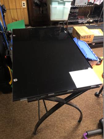 Artist's Drafting Desk 1