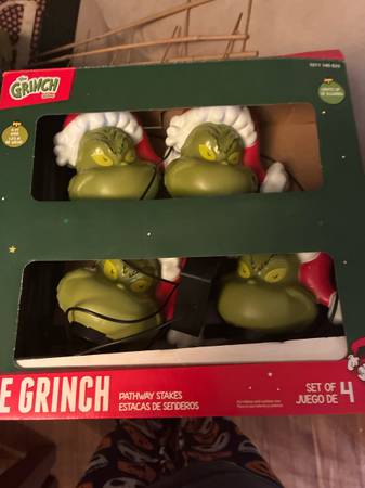 Grinch pathway lights 1