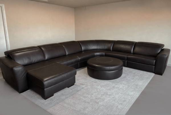 Italian Leather Sectional w/ Recliners and Ottoman 1