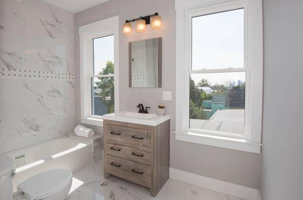 $1,550 / 2br - 1500ft2 - Furnish 1BD + Parking + 3mins walk to MBTA + Near Logan Airport (East Boston)63802096919041120