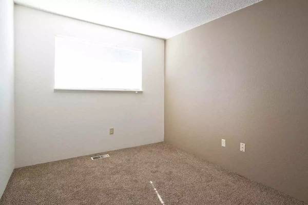 $1,463 / 2br - 1000ft2 - Affordable Housing - A price you can afford! 2 bd, 1.5 ba, 1000 sqft! (Kennewick - Kennewick Plaza)63686635121155122