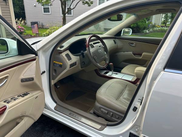 2008 Hyundai Azera Limited - $2,150 (Wheeling)63616773263747122