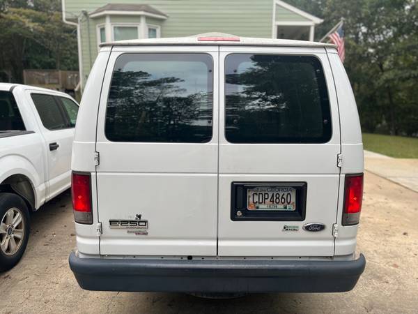 Ford E-250 cargo van 1