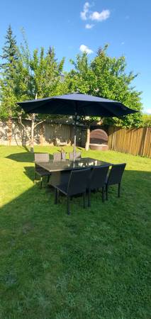 Outside table on chair and umbrella - $900 (Bellevue)63470088483203120