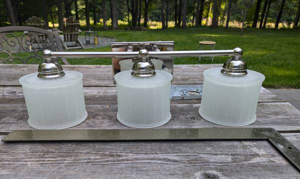 Bath Light Fixture 1