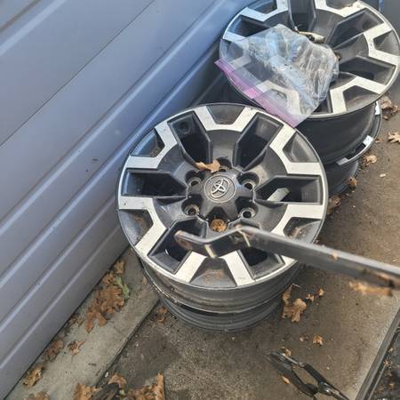 Tacoma trd wheels 1