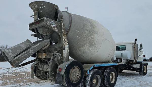 Mix truck AUTOCAR 1987 1