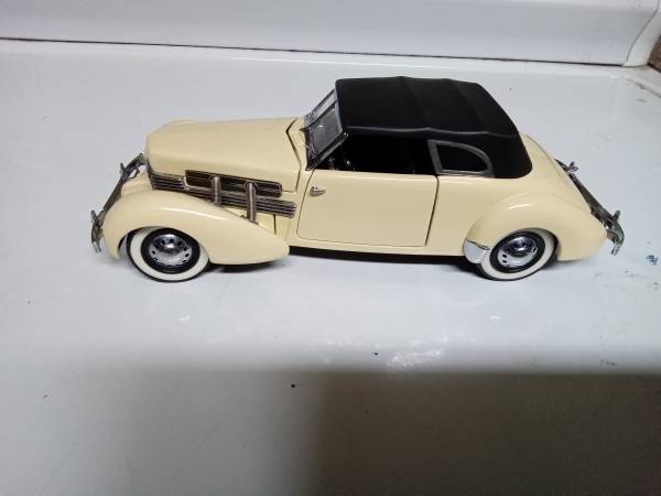 Franklin mint 1937 cord 812 phantom coupe 1