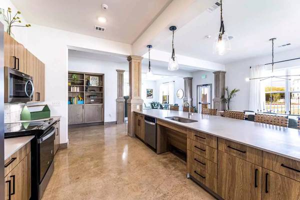 $1.110 / 1 dormitorio - 774 pies² - ¡Vive en el corazón de todo! El barrio principal de Pflugerville te espera. (Pflugerville)63310789168259121