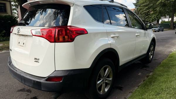 2015 TOYOTA RAV4 AWD XLE - $7,299 (Flushing)63654712964739124