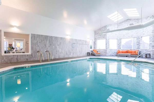 $1,844 / 2br - 875ft2 - A Lynnwood gem! 2 bed, 1 bath in the city's best spot. (Lynnwood - Martha Lake)63400054438275122