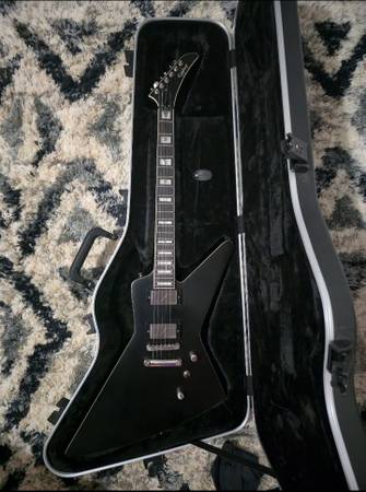 Like New Epiphone Explorer Prophecy with Hard Case 1