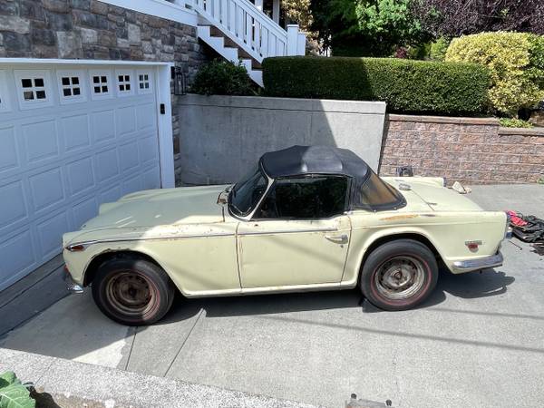 1968 Triumph TR250 – Guardado en garaje desde los años 90, completo y en buen estado - $25,000 (Seattle)63469774049283121