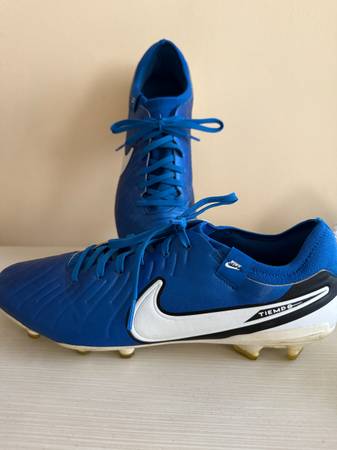 Nike Tiempo Soccer Cleats 1