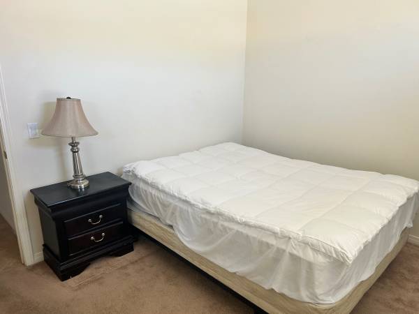 $750 / 1br - Roommate for gay household (DHS)63736289948929123