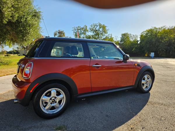 2012 MINI COOPER 2PUERTAS HATCHBACK. ÚNICO DUEÑO. 99K, PASÓ LA PRUEBA DE EMISIONES. TÍTULO LIMPIO - $4,500 (concord / pleasant hill / martinez)63470421666819121