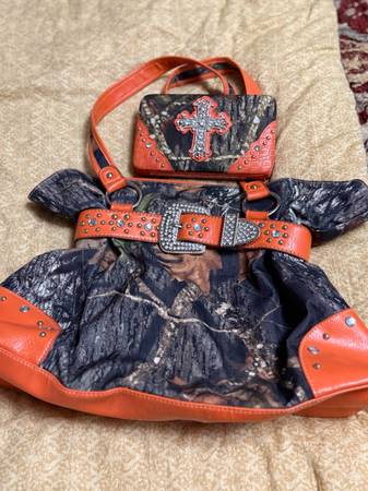 Camouflage purse 1