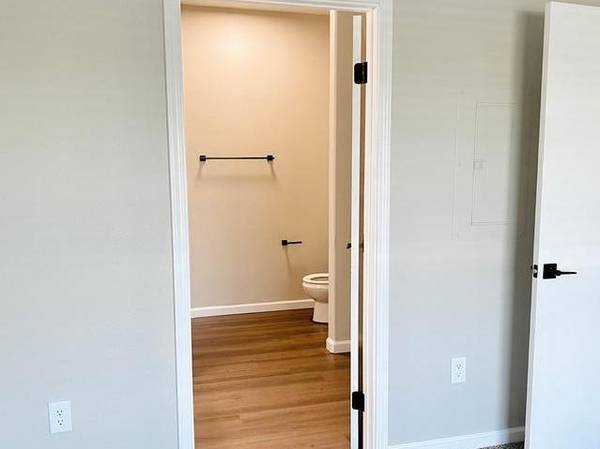$1,955 / 2br - 973ft2 - Ceiling Fans, Ample Closet Space, Monthly Resident Events63798509792899122