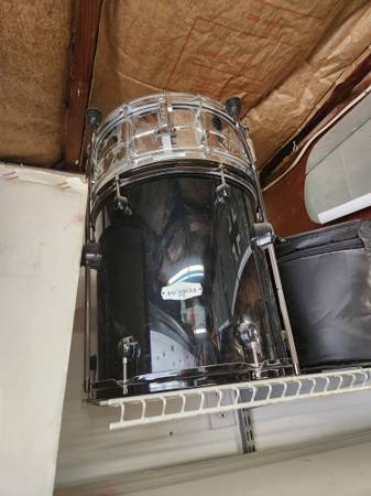 7 PC. PEARL "FORUM" DRUM SET 1