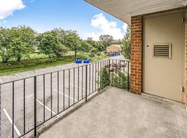 Refrigerator, Laundry Facilities, Large Closets 1