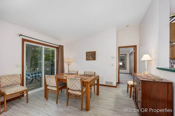$399,900 / 5br - 2900ft2 - Near beautiful Silver Lake, Rockford, MI (Rockford)63985939630083122