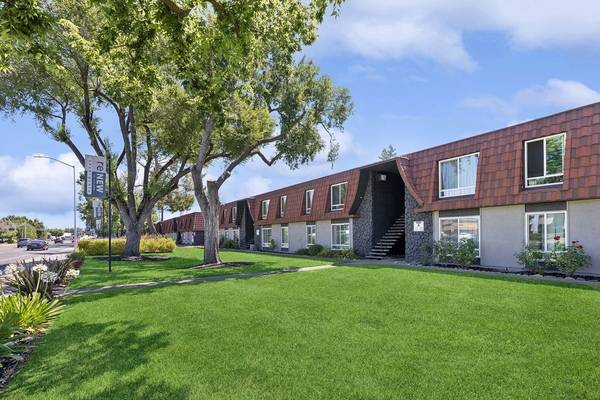 $1,860 / 2br - 840ft2 - Let's celebrate Friday with $500 OFF MOVE IN YOUR TOTAL! Call TODAY!💥 (10680 Coloma Rd, Rancho Cordova, CA)63790861912321121