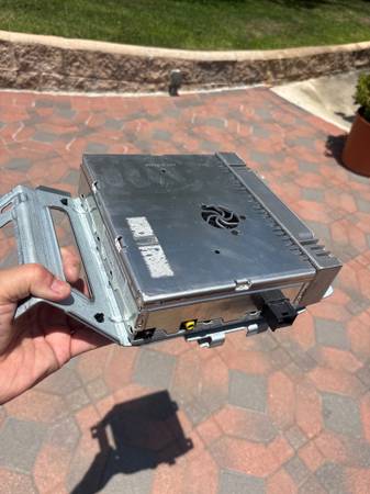 Harmon karden amplifier/Mercedes 1