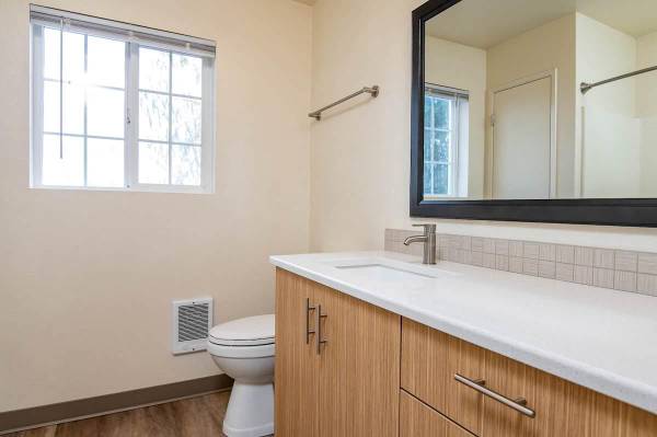 $1,840 / 2br - 955ft2 - Vida de Lujo en el Corazón de Bend, 2 habitaciones/1 baño (Bend, OR)63839295017091121