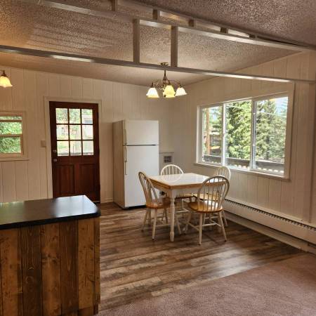 $1,595 / 2br - 806ft2 - WOODLAND PARK 2 BEDROOM 1 BATH-GREAT LOCATION (Woodland Park)63658112392323121