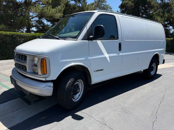 2001 Chevrolet Express 3500 Cargo Van 1