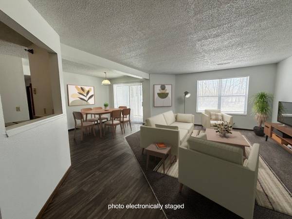 $1,225 / 1br - 500ft2 - We love your pets too! Furry fam welcome! (1770 121st Ave NW, Coon Rapids, MN)64003957499779120