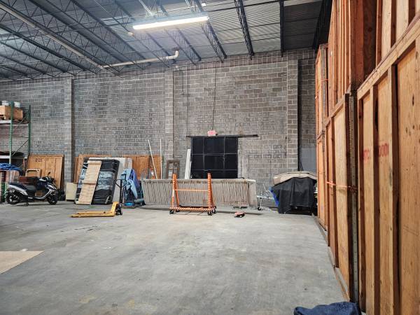 $1,530 / 1000ft2 - Warehouse Space - Rent Just What You Need - #2072 (Stone Mountain)63741959376643123