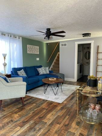 $1,331 / 2br - Casa junto al río renovada de 2 habitaciones cerca de senderos y Purdue: contrato flexible63680139723521122