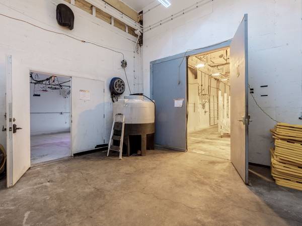 Oportunidad de arrendamiento de $325,000: instalación principal de 10 acres cerca de Creswell, OR63373544083459124