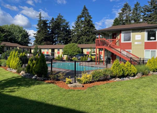 $1,495 / 2br - Gated Dog Area, Wood Flooring, Energy Efficient Appliances (Halsey & I-84)64039223103745121