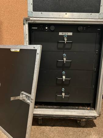 Rolling 4 Drawer Rack 1