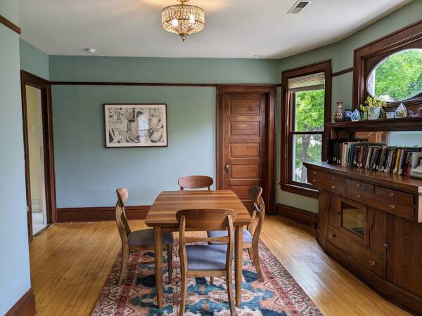 Huge, Gorgeous Apartment 1