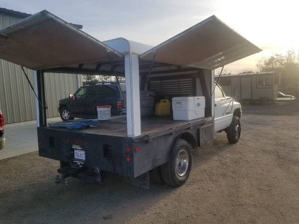 Enclosed cap for flatbed 1