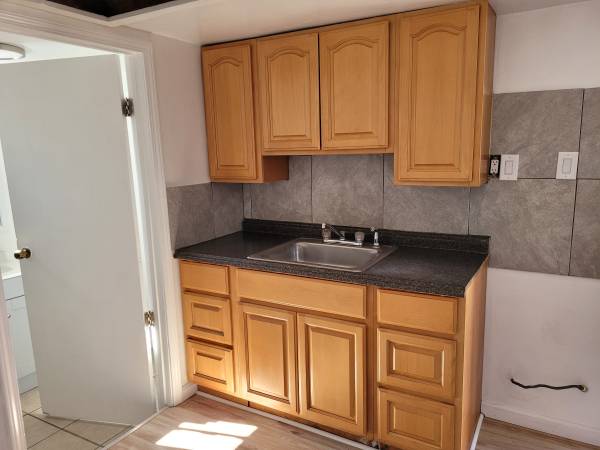 Free kitchen cabinets if you can remove yourself 1