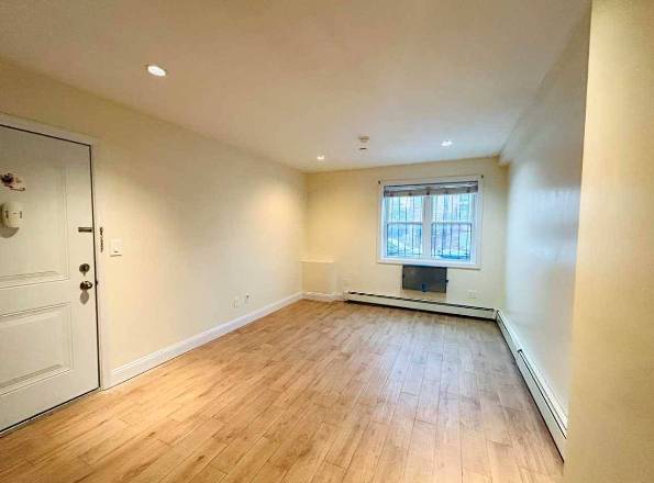 $1,020 / 1br - Welcome to 2170 Middlefield Rd----1-bedroom, 1-bathroom apartment*** (Palo Alto)63965990802179121