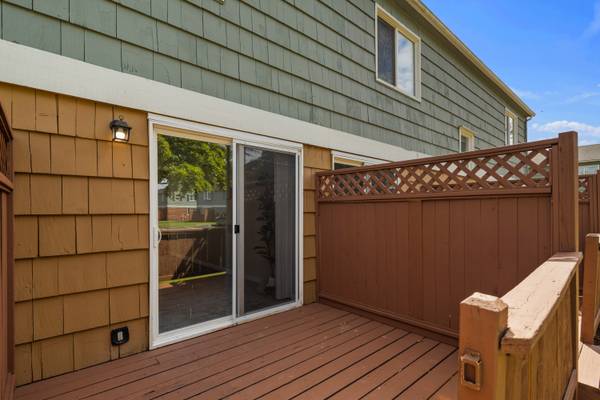 $1,725 / 2br - 850ft2 - Translation Service Available, Dishwasher, 2 BD (8333 32nd Avenue South, Lakewood, WA)63884893551619122