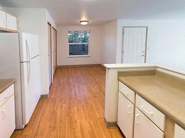 $1,599 / 2br - 893ft2 - Washer / Dryers In Every Unit, Mirrored Closet Doors63956926048899121