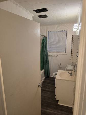$1400.00 / 4br - 1700ft2 - 411 davis ave, sterlington 4 bed 2 bath (spare room could be used as a63813063677313123